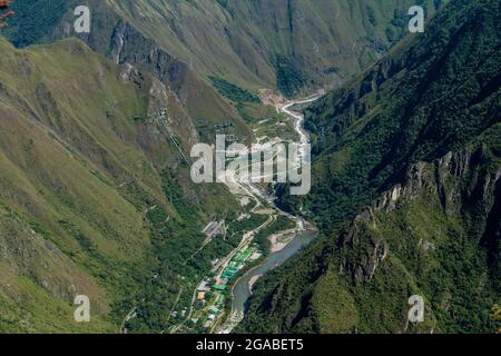 Centrale hydroélectrique dans la vallée de la rivière Urubamba, Pérou Banque D'Images
