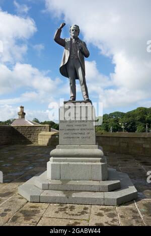 Statue de David Lloyd George à Castle Square Caernarfon pays de Galles Royaume-Uni Banque D'Images