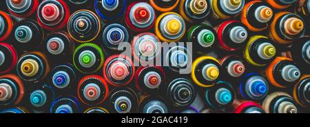 Beaucoup de bouteilles avec des encres colorées pour tatouage, vue rapprochée Banque D'Images