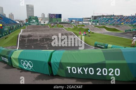 Tokyo, Japon. 30 juillet 2021. Vue générale des courses de BMX des Jeux Olympiques de Tokyo au parc sportif urbain Ariake, Tokyo, Japon, le vendredi 30 juillet 2021. Photo par Keizo Mori/UPI crédit: UPI/Alay Live News Banque D'Images