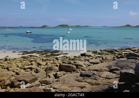 Baie de Higher Town, par plage, île de St Martin, îles de Scilly, Cornouailles,Angleterre, Royaume-Uni, juillet 2021 Banque D'Images