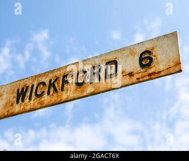 Un panneau de direction pour la ville de Wickford dans Essex, Royaume-Uni. Banque D'Images