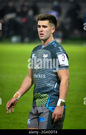 Swansea, pays de Galles. 12 décembre 2020. Tiaan Thomas-Wheeler d'Ospreys lors du match préliminaire de la coupe du défi européen de rugby entre Ospreys et Castres Olympique au Liberty Stadium de Swansea, pays de Galles, Royaume-Uni, le 12 décembre 2020. Les stades sportifs du Royaume-Uni restent soumis à des restrictions strictes en raison de la pandémie du coronavirus, car les lois de distanciation sociale du gouvernement interdisent aux fans à l'intérieur des lieux, ce qui entraîne des matchs à huis clos. Crédit : Duncan Thomas/Majestic Media/Alay Live News. Banque D'Images