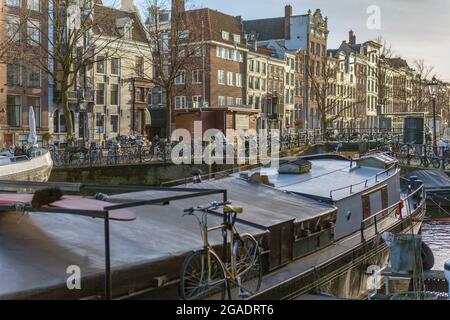 Barges sur Keizersgracht, Amsterdam, pays-Bas Banque D'Images