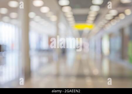 Vider le grand hall de l'aéroport - flou de fond défoqué Banque D'Images