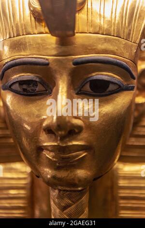 Gros plan du masque d'or du roi Psusennes I 991 av. J.-C., Tanis, Musée des antiquités égyptiennes, le Caire Banque D'Images