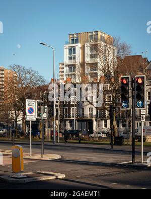 Vue sur le développement de la rue Circus sur la vieille Steine à Brighton. Circus Street, Brighton et Hove, Royaume-Uni. Architecte: Shedkm, 2021. Banque D'Images