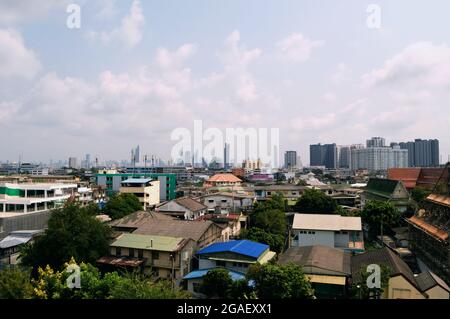 Vue sur Bangkok depuis la vieille ville Banque D'Images