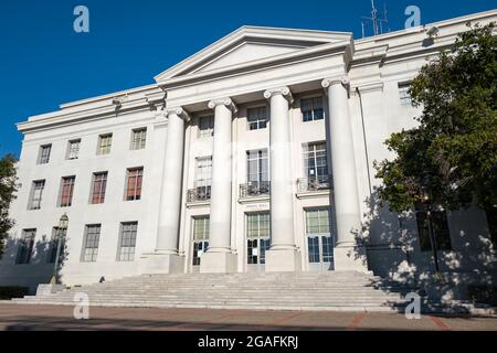 ÉTATS-UNIS. 06e octobre 2017. Façade de Sproul Hall, le bâtiment administratif de l'UC Berkeley à Berkeley, Californie, qui est connu pour être l'épicentre d'une variété de mouvements de protestation politique, y compris le mouvement de liberté d'expression, occupe Berkeley, et les manifestations des années 1960 contre la guerre du Vietnam, le 6 octobre 2017. (Photo par Smith Collection/Gado/Sipa USA) crédit: SIPA USA/Alay Live News Banque D'Images