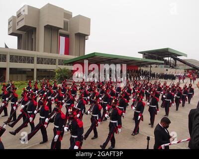 Lima, Pérou. 30 juillet 2021. Défilé militaire commémorant le 200e anniversaire de l'indépendance péruvienne. Credit: Agence de presse Fotoholica/Alamy Live News Banque D'Images