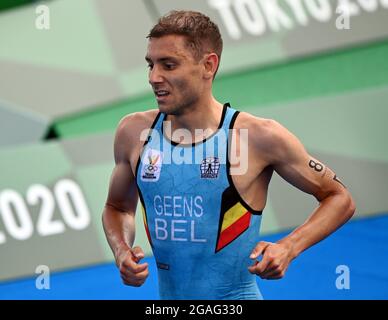 Jelle Geens, triathlète belge, photographié en action lors de la partie en course de relais mixte de triathlon, le neuvième jour de l'Olympii Tokyo 2020 Banque D'Images