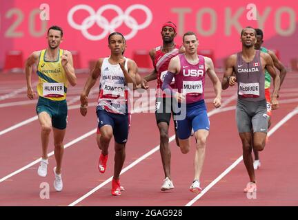 Daniel Rowden (deuxième à gauche), en Grande-Bretagne, dans la chaleur masculine de 800m 3 au stade olympique le huitième jour des Jeux Olympiques de Tokyo 2020 au Japon. Date de la photo: Samedi 31 juillet 2021. Banque D'Images