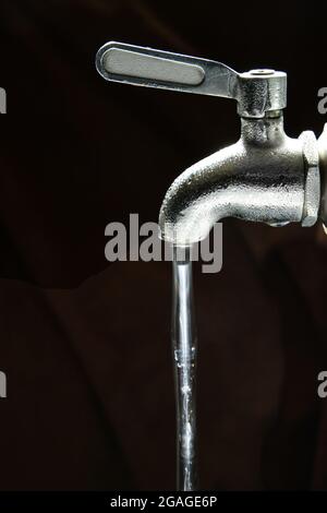 L'eau coule de source Banque D'Images