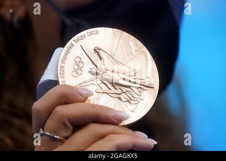 Une médaille de bronze est remise pour le Freestyle féminin de 800 m lors de la natation au Centre aquatique de Tokyo, le huitième jour des Jeux Olympiques de Tokyo 2020 au Japon. Date de la photo: Samedi 31 juillet 2021. Banque D'Images