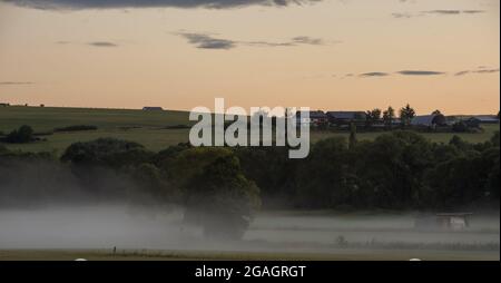 Paysage de la région appelée Struth près de la ville allemande Hallenberg le matin Banque D'Images