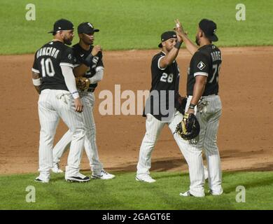 Chicago, États-Unis. 31 juillet 2021. Les White Sox de Chicago célèbrent leur victoire en 6-4 sur les Cleveland Indians dans le champ de tarif garanti à Chicago le vendredi 30 juillet 2021. Photo par Mark Black/UPI crédit: UPI/Alay Live News Banque D'Images