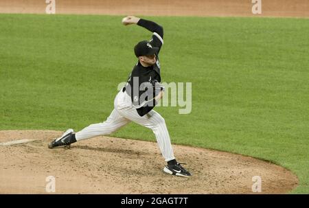 Chicago, États-Unis. 31 juillet 2021. Le pichet de secours de Chicago White Sox Garrett Crochet (45) lance contre les Cleveland Indians lors du sixième repas au champ de tarif garanti à Chicago le vendredi 30 juillet 2021. Photo par Mark Black/UPI crédit: UPI/Alay Live News Banque D'Images