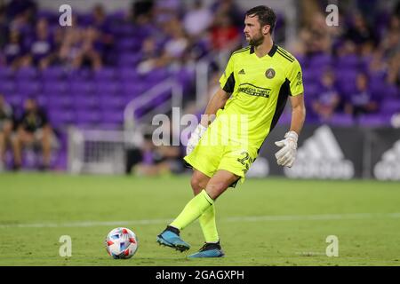 Orlando, États-Unis. 30 juillet 2021. 30 juillet 2021 : ALEC KANN, gardien de but d'Atlanta United (25), passe lors du match de football MLS Orlando City vs Atlanta United au stade Exploria d'Orlando, en Floride, le 30 juillet 2021. (Credit image: © Cory Knowlton/ZUMA Press Wire) Credit: ZUMA Press, Inc./Alamy Live News Banque D'Images