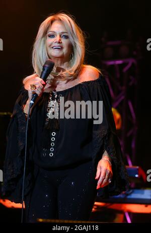 Madrid, Espagne. 30 juillet 2021. La chanteuse galloise Bonnie Tyler se présente au Hipodromo de la Zarzuela, à Madrid, en Espagne. Crédit : Isabel Infantes/Alay Live News Banque D'Images