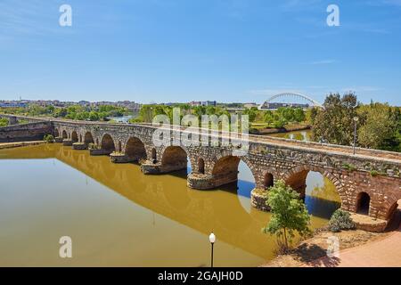 Merida en Espagne pont romain sur la rivière Guadiana Badajoz Estrémadure Banque D'Images