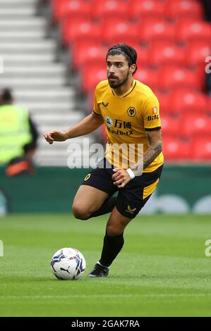 Stoke on Trent, Royaume-Uni. 31 juillet 2021. Ruben Neves de Wolverhampton Wanderers en action. Match d'avant-saison, Stoke City et Wolverhampton Wanderers au stade Bet365 à Stoke on Trent le samedi 31 juillet 2021. Cette image ne peut être utilisée qu'à des fins éditoriales. Utilisation éditoriale uniquement, licence requise pour une utilisation commerciale. Aucune utilisation dans les Paris, les jeux ou les publications d'un seul club/ligue/joueur.pic par Chris Stading/Andrew Orchard sports Photography/Alamy Live News crédit: Andrew Orchard sports Photography/Alamy Live News Banque D'Images