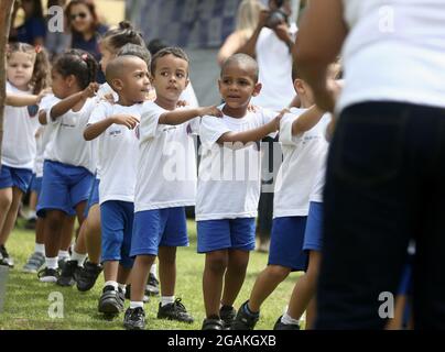 salvador, bahia, brésil - september10, 2015: Les enfants d'un centre public de garderie sont vus dans une salle de classe dans la ville de Salvador. Banque D'Images