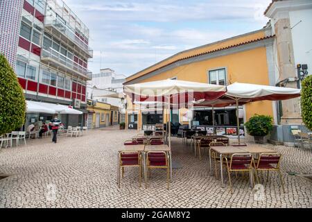 Centre principal centre ville touristique zone commerçante dans la ville de Faro, Portugal. Banque D'Images