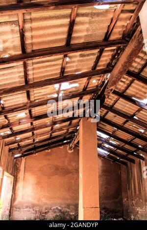 Vestiges de bâtiments abandonnés des mines du village de la Union dans la province de Carthagène, communauté de Murcie, Espagne. Banque D'Images