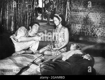 Dana Andrews, Jane Powell, Don Dubbins, sur le tournage du film, 'Enchanted Island', Warner Bros., 1958 Banque D'Images