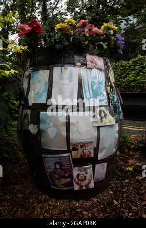 Marc Bolan's Rock Shrine - un monument commémoratif sur le site où il est décédé lors d'un accident de voiture à Barnes, Londres, le 16 septembre 1977, Royaume-Uni Banque D'Images