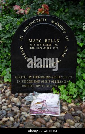 Marc Bolan's Rock Shrine - un monument commémoratif sur le site où il est décédé lors d'un accident de voiture à Barnes, Londres, le 16 septembre 1977, Royaume-Uni Banque D'Images