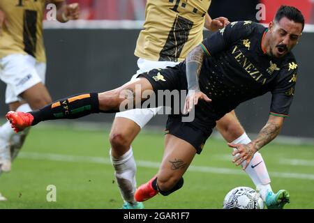 UTRECHT, PAYS-BAS - JUILLET 31 : Francesco Di Mariano de Venezia FC blessé lors du match d'avant-saison entre le FC Utrecht et le FC Venezia au stade Galgenwaard le 31 juillet 2021 à Utrecht, pays-Bas (photo de Herman Dingler/Orange Pictures) Banque D'Images