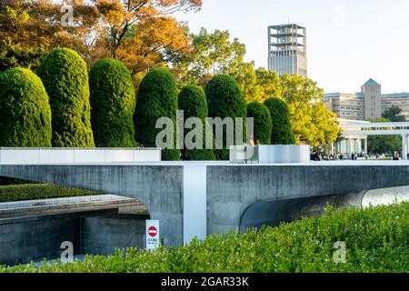 HIROSHIMA, Japon, 31.10.19.la flamme de la paix dans le parc commémoratif de la paix d'Hiroshima, conçu par Kenzo Tange, symbolise le fervent engagement anti-nucléaire Banque D'Images