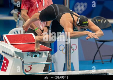 TOKYO, JAPON - JUILLET 28 : Ranomi Kromowidjojo des pays-Bas en compétition avec les femmes Freestyle de 100m pendant les Jeux Olympiques de Tokyo 2020 à l'Aqua de Tokyo Banque D'Images