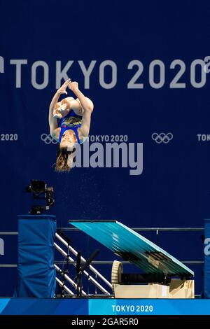 TOKYO, JAPON - JUILLET 31: Shi Tingmao de Chine en compétition pendant la PLONGÉE FÉMININE - 3 MÈTRES DE TREMPLIN SÉMINAL aux Jeux Olympiques de Tokyo 2020 à AQ Banque D'Images