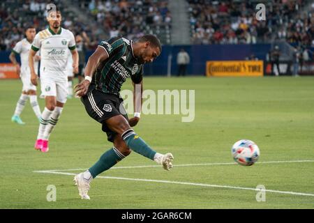 Samuel Grandsir (11 ans), milieu de terrain de Los Angeles Galaxy, envoie lors d'un match en MLS contre les Timbers de Portland, vendredi 30 juillet 2021, à Los Angeles, CA. le Galaxy a battu les Timbers 4-1. (Jon Endow/image du sport via la PB) Banque D'Images