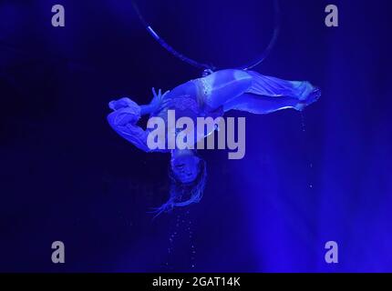 Un acrobat pendant sa performance à Extreme Circus à Halifax. Date de la photo: Samedi 31 juillet 2021. Banque D'Images