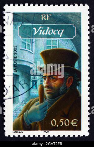 FRANCE - VERS 2003 : un timbre imprimé en France montre Eugene-François Vidocq, policier et policier, personnage de la littérature française, vers Banque D'Images