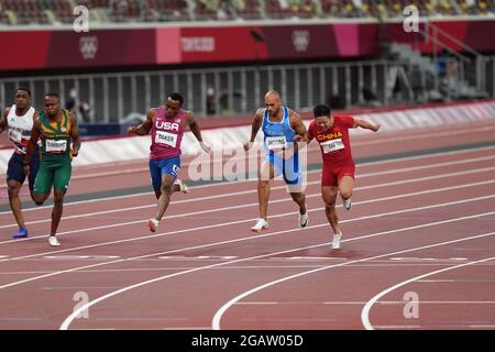 1er août 2021 ; Stade olympique, Tokyo, Japon : Tokyo 2020 Jeux Olympiques d'été jour 9 ; Mens 100 mètres semi-finale chauffes ; La Ligue Bingtian de Chine remporte la demi-finale 3 et remporte un record de 9.83 secondes avant Baker Ronnie du Canada, JACOBS Lamont Marcell de l'Italie, BAKER Ronnie des États-Unis, UJAH Chijindu de GBR et SIMBINE Akan (RSA) Banque D'Images