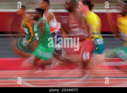Tokyo, Japon. 1er août 2021. Les athlètes se disputent pendant la demi-finale de 100m masculin aux Jeux Olympiques de Tokyo 2020, à Tokyo, au Japon, le 1er août 2021. Crédit : Li Ming/Xinhua/Alay Live News Banque D'Images