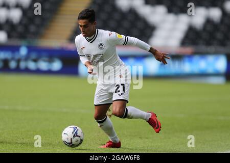 Swansea, Royaume-Uni. 31 juillet 2021. Yan Dhanda de Swansea City en action. Match d'avant-saison, Swansea City v Southampton au Liberty Stadium de Swansea, pays de Galles, le samedi 31 juillet 2021. Cette image ne peut être utilisée qu'à des fins éditoriales. Utilisation éditoriale uniquement, licence requise pour une utilisation commerciale. Aucune utilisation dans les Paris, les jeux ou les publications d'un seul club/ligue/joueur. photo par Andrew Orchard/Andrew Orchard sports Photography/Alamy Live News crédit: Andrew Orchard sports Photography/Alamy Live News Banque D'Images