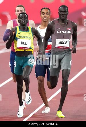 Daniel Rowden (au centre à droite) en Grande-Bretagne pendant la deuxième demi-finale des 800 mètres des hommes après être tombé plus tôt dans la course au stade olympique le neuvième jour des Jeux Olympiques de Tokyo 2020 au Japon. Date de la photo: Dimanche 1er août 2021. Banque D'Images