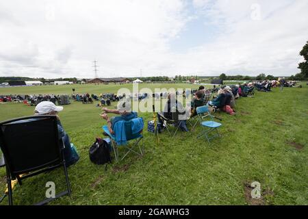 John Fretwell Sporting Complex, Mansfield, Notinghamshire, Royaume-Uni. 1er août 2021. Les spectateurs regardent pendant la coupe d'une journée du Royal London avec Group B Notinghamshire Outlaws prendre sur les renards du Leicestershire au John Fretwell Sporting Complex crédit: Alan Beastall/Alay Live News. Banque D'Images