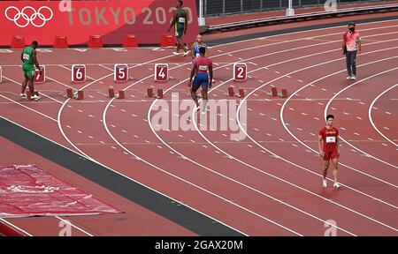 Tokyo, Japon. 1er août 2021. Su Bingtian (1er R) de Chine réagit lors de la finale du 100m masculin aux Jeux Olympiques de Tokyo 2020 à Tokyo, Japon, le 1er août 2021. Crédit: Li Yibo/Xinhua/Alay Live News Banque D'Images