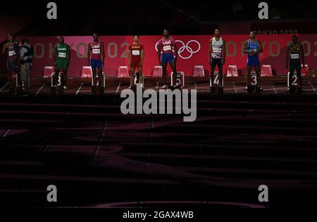 Tokyo, Japon. 1er août 2021. Les athlètes participent à la finale du 100m masculin aux Jeux Olympiques de Tokyo en 2020 à Tokyo, au Japon, le 1er août 2021. Credit: Jia Yuchen/Xinhua/Alay Live News Banque D'Images