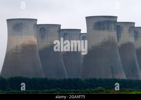 Le 1er août 2021, le jour où ils ont détruit 4 tours de refroidissement à la centrale électrique d'Eggborough dans le North Yorkshire Banque D'Images