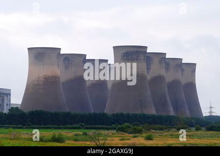 Le 1er août 2021, le jour où ils ont détruit 4 tours de refroidissement à la centrale électrique d'Eggborough dans le North Yorkshire Banque D'Images