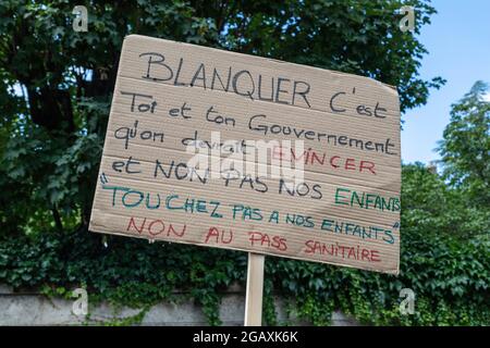 Paris, France. 31 juillet 2021. Manifestation à l'appel de Florian Philippot qui veut diriger un mouvement pour la liberté contre la tyrannie. Banque D'Images