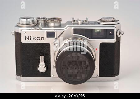 Nikon SP rangefinder avec 5cm (50mm) F1.4 Nikkor objectif. Forerunner du légendaire Nikon F SLR de 1959 Banque D'Images