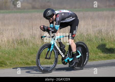 Gien, France. 09e mars 2021. Luke Durbridge (équipe BikeExchange) en action pendant la 3ème étape de Paris-Nice course cycliste. La 3ème étape est un essai individuel de 14, 4 kilomètres autour de la ville de Gien (Bourgogne). Le gagnant de la scène est le cavalier suisse Stefan Biffegger de l'équipe EF Education - Nippo. Crédit : SOPA Images Limited/Alamy Live News Banque D'Images